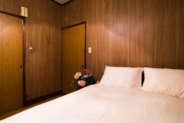 Suzuki1 In Apartment